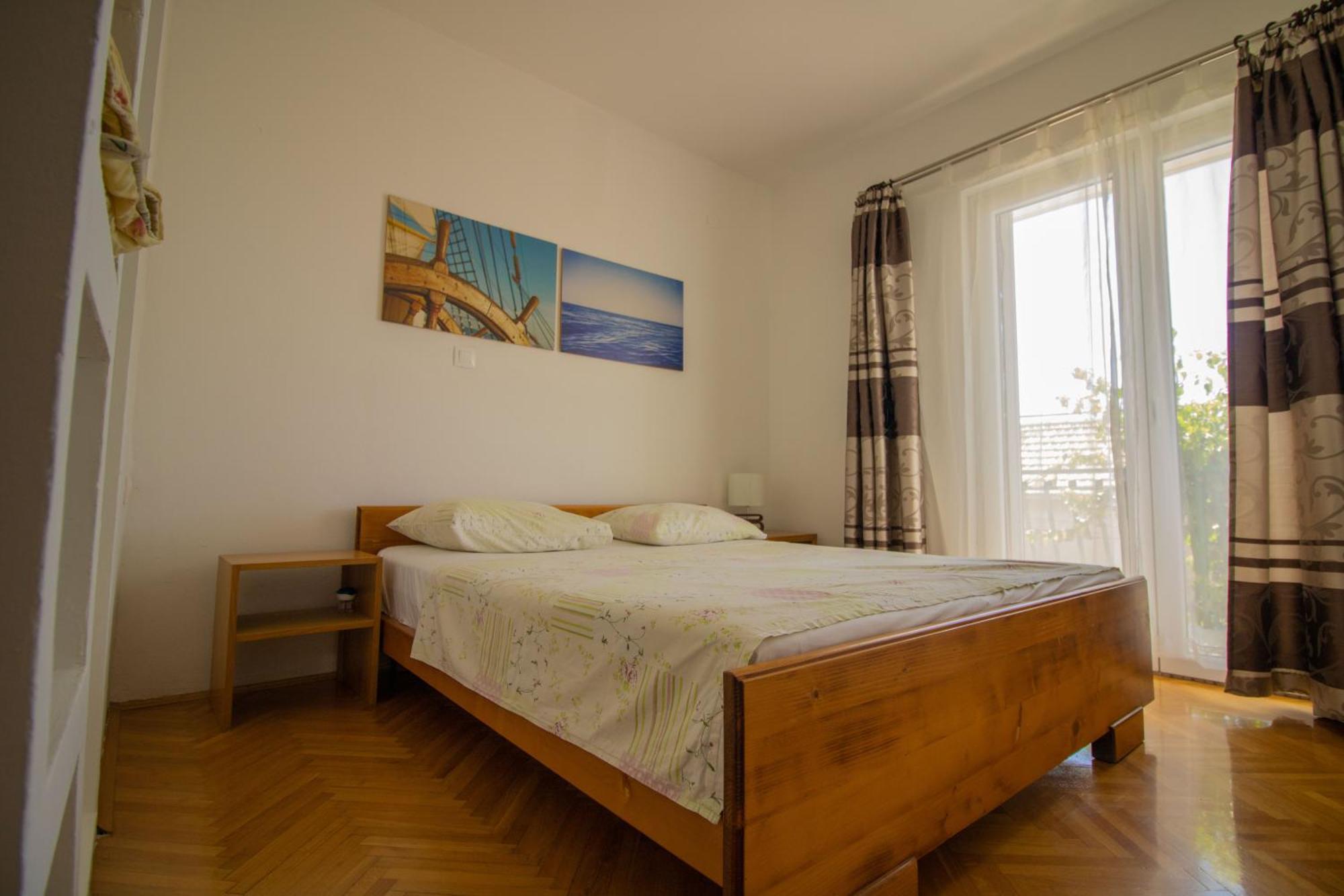 Apartments Petar Maksan Pakostane Luaran gambar