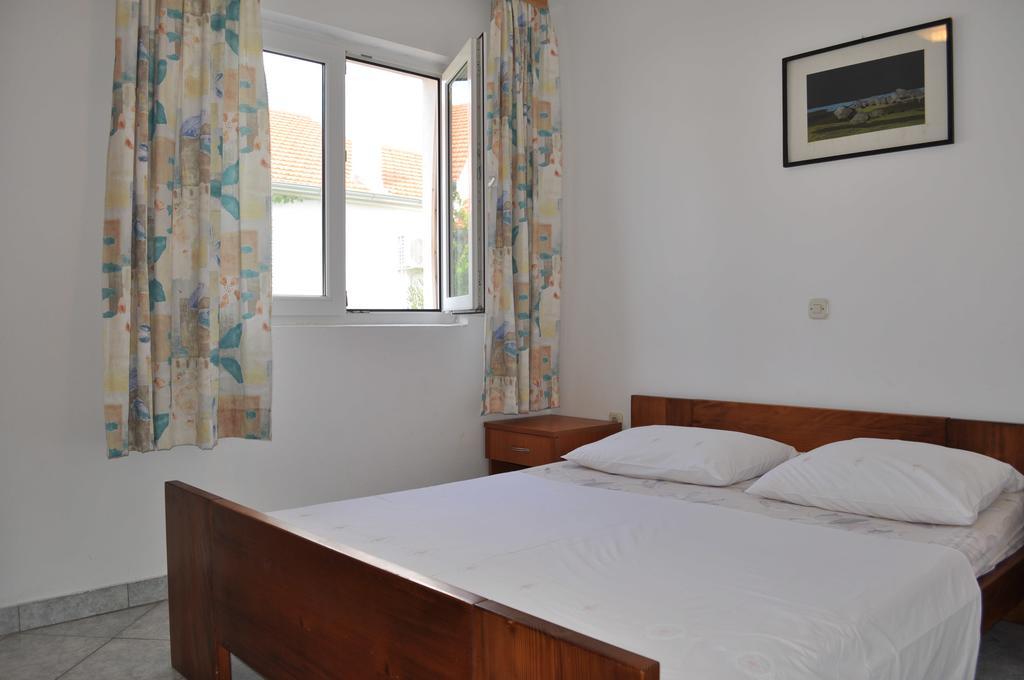 Apartments Petar Maksan Pakostane Bilik gambar